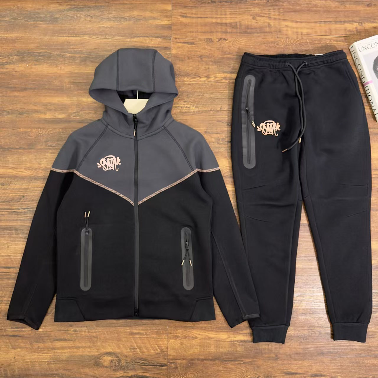 Nike Syna World Athleisure Sets Collaboration Central Cee Tech Fleece Correct Logo